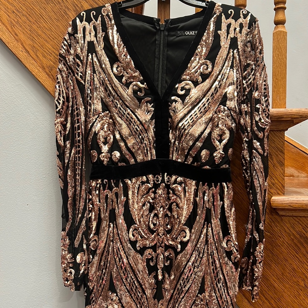 Quiz Gown black and rose gold